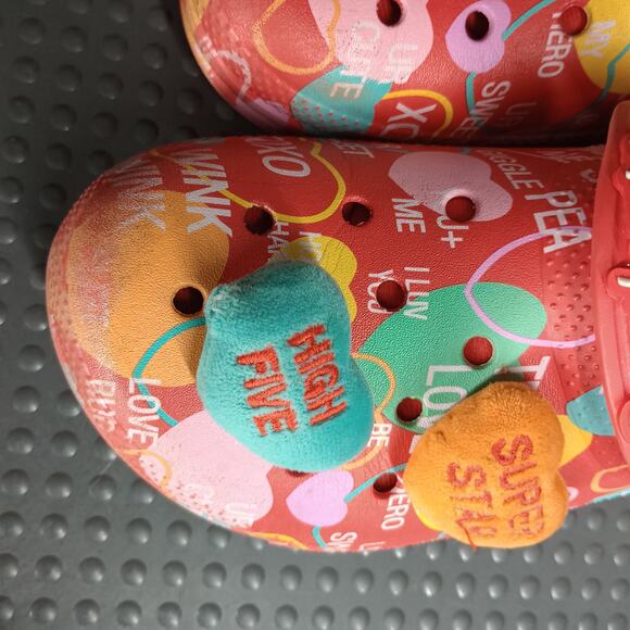 Crocs Sweethearts Valentines Junior Lined Sandals Red - Picture 3 of 8